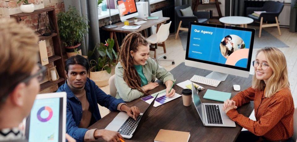 Psihologia Cuvintelor Cheie – Cum Alegi Termenii Care Convertesc Cel Mai Bine Psihologia Cuvintelor Cheie – Cum Alegi Termenii Care Convertesc Cel Mai Bine